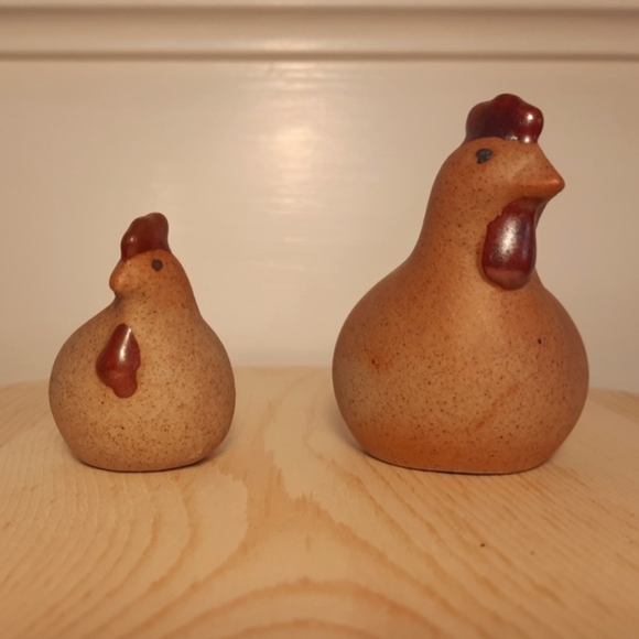Source Unknown Other - Ceramic Hen Pair